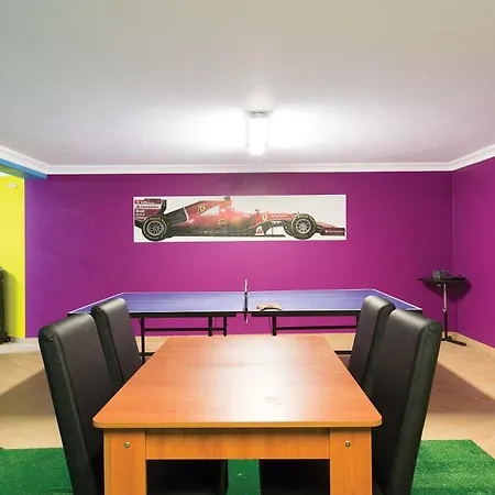 Lando Villa *